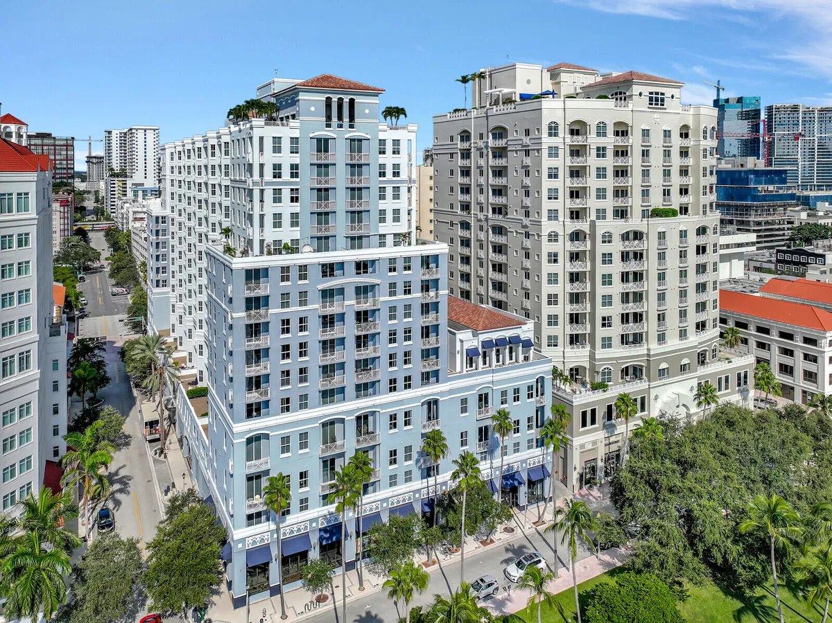The Strand Unit 607 photo 49
