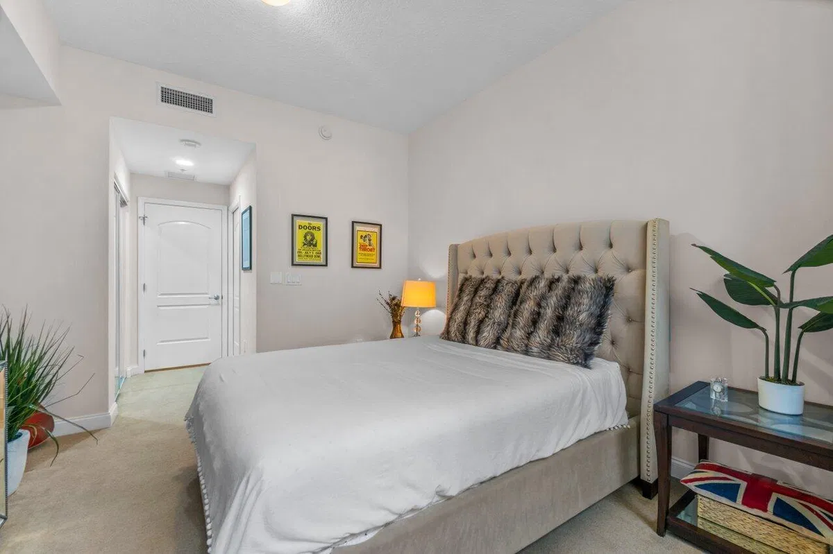 One City Plaza Unit 725 photo 16
