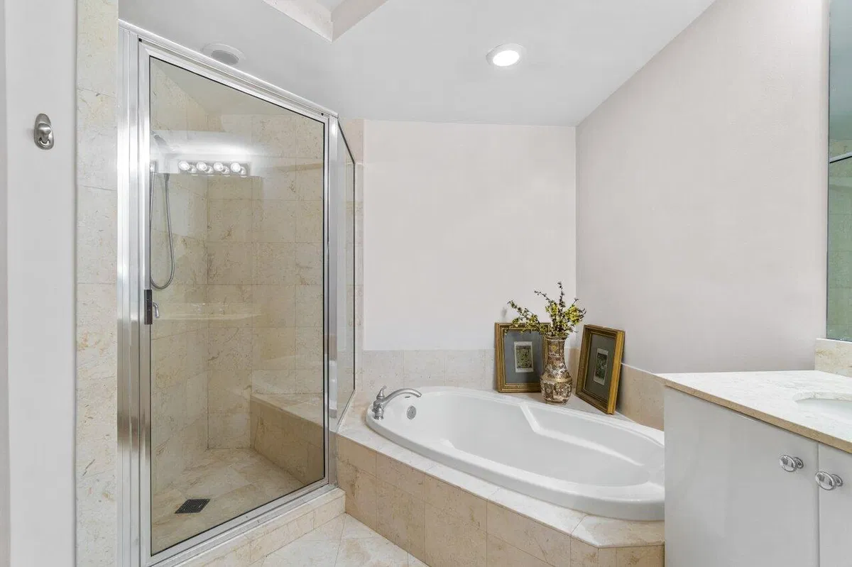 One City Plaza Unit 725 photo 19