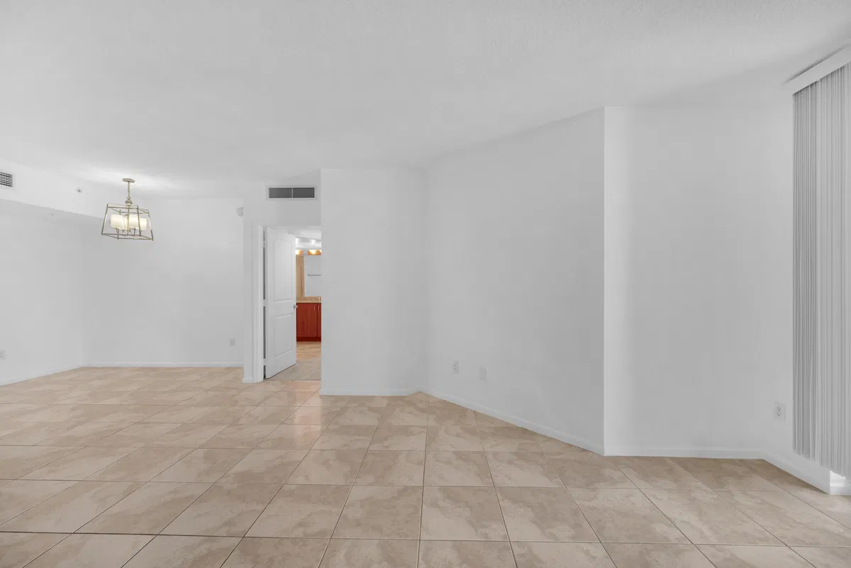 The Metropolitan Unit 612 photo 22