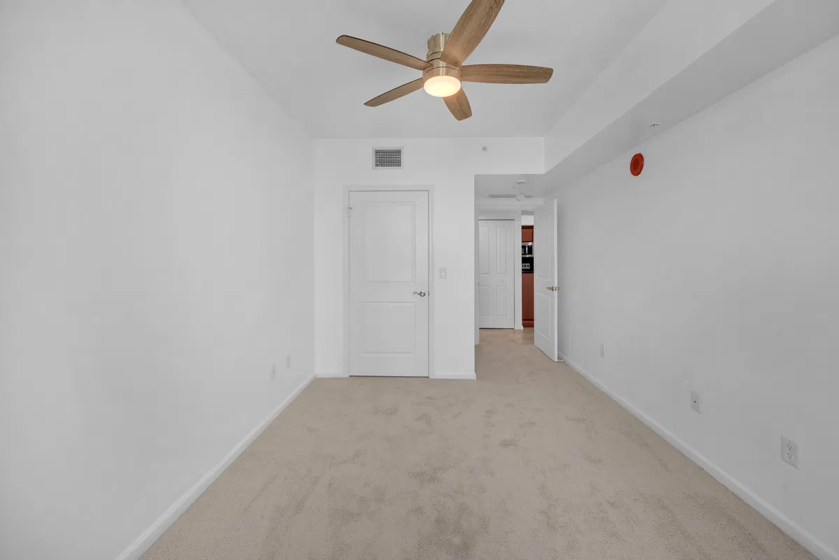 The Metropolitan Unit 612 photo 40