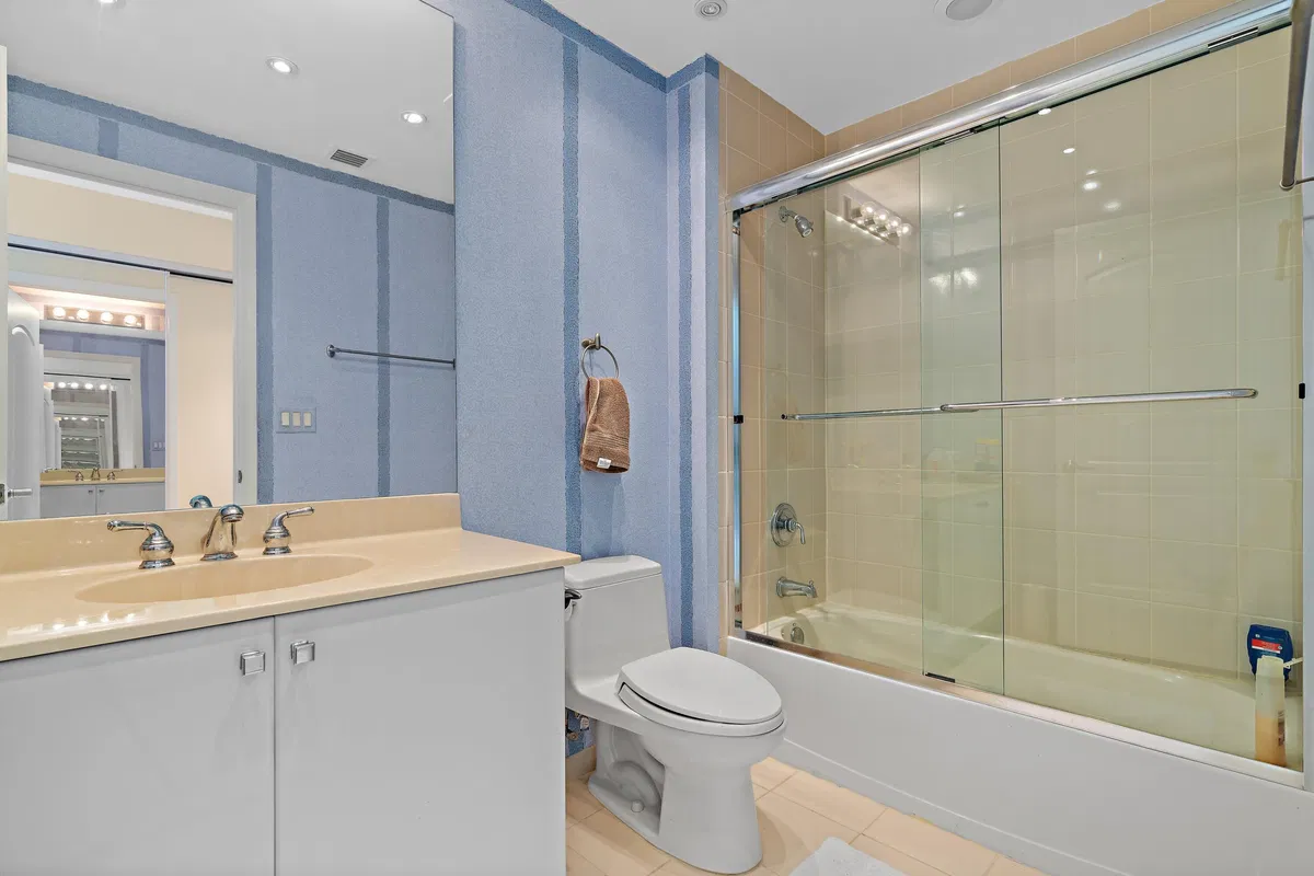 One City Plaza Unit 611 photo 10