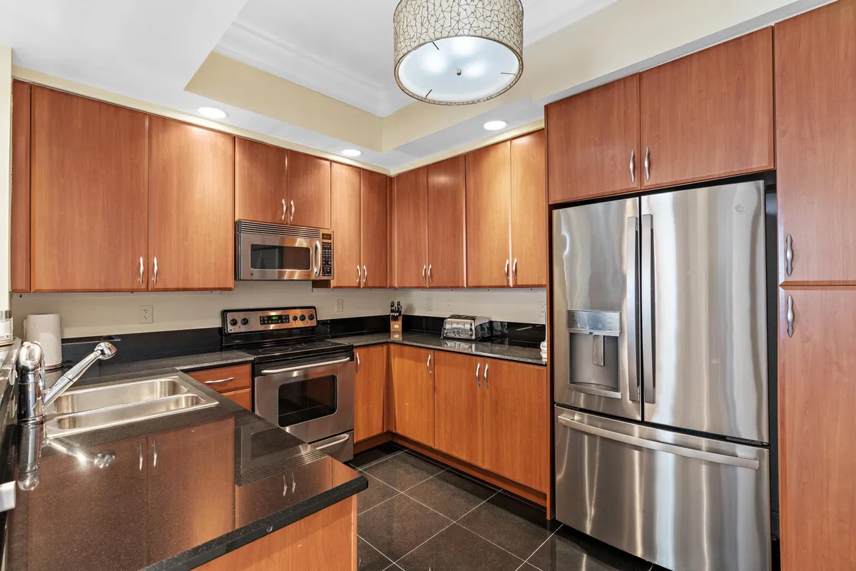 One City Plaza Unit 611 photo 16
