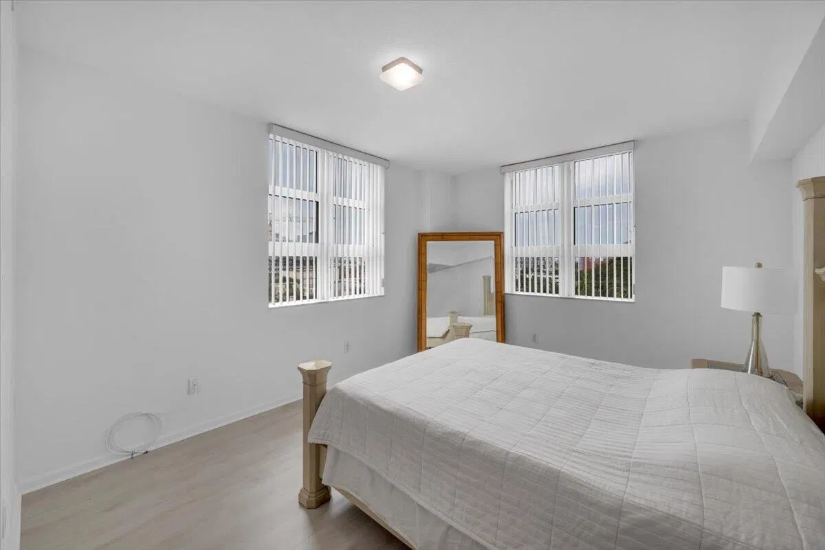 The Metropolitan Unit 518 photo 25