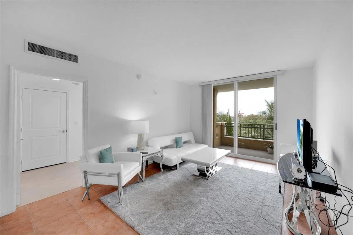 The Metropolitan Unit 518 photo 40