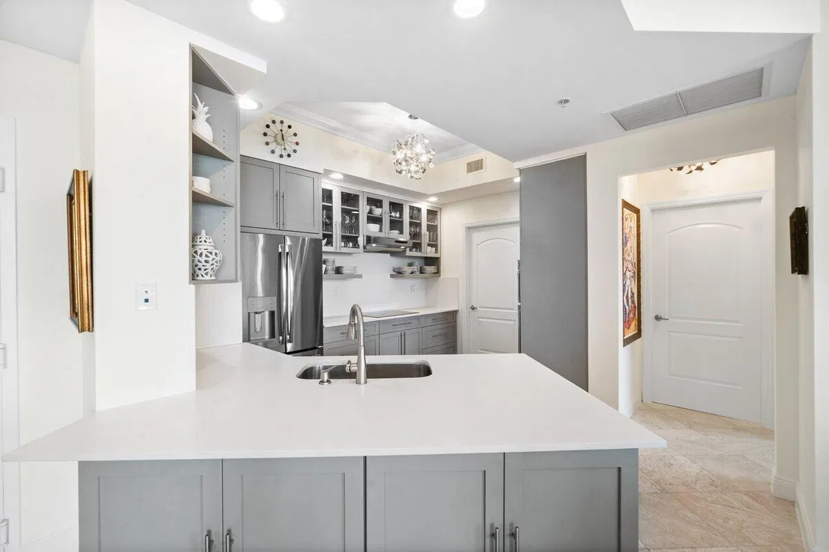 One City Plaza Unit 1206 photo 7