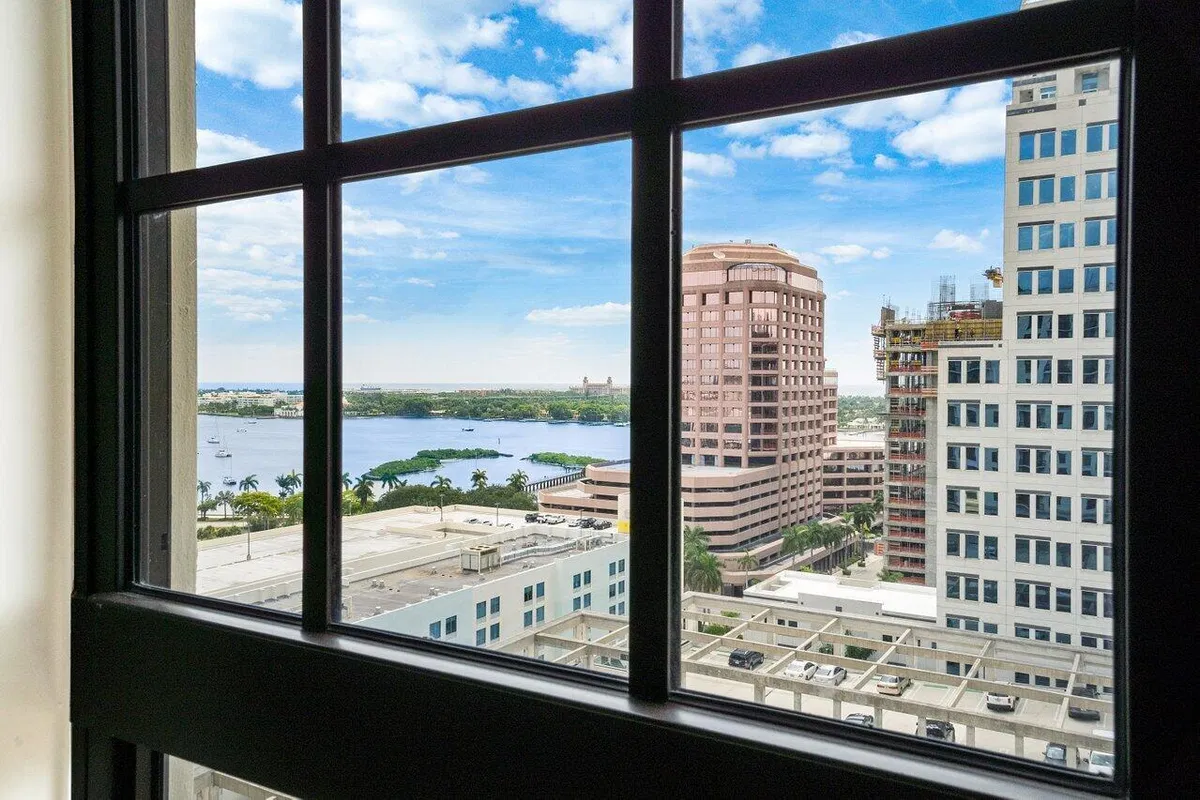 One City Plaza Unit 1206 photo 13