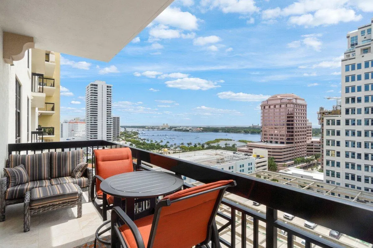 One City Plaza Unit 1206 photo 16