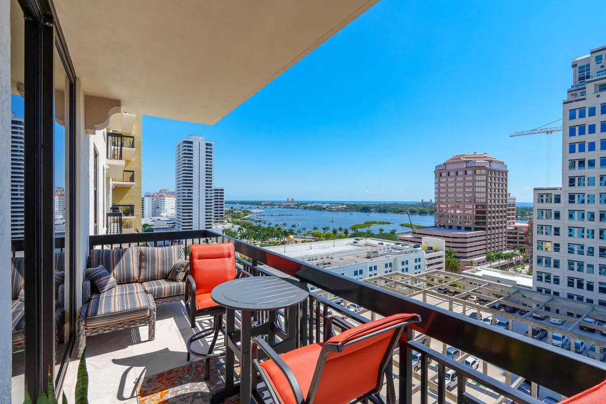 One City Plaza Unit 1206 photo 37