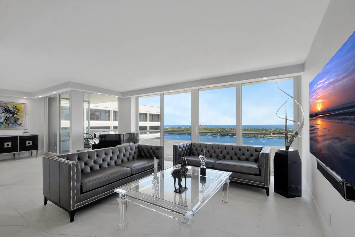 The Plaza of The Palm Beaches Unit 20a