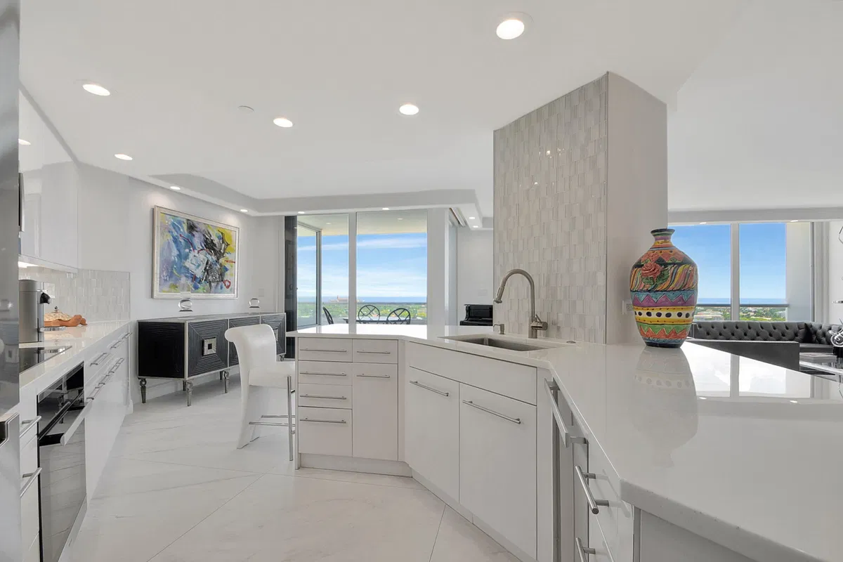 The Plaza of The Palm Beaches Unit 20a photo 10