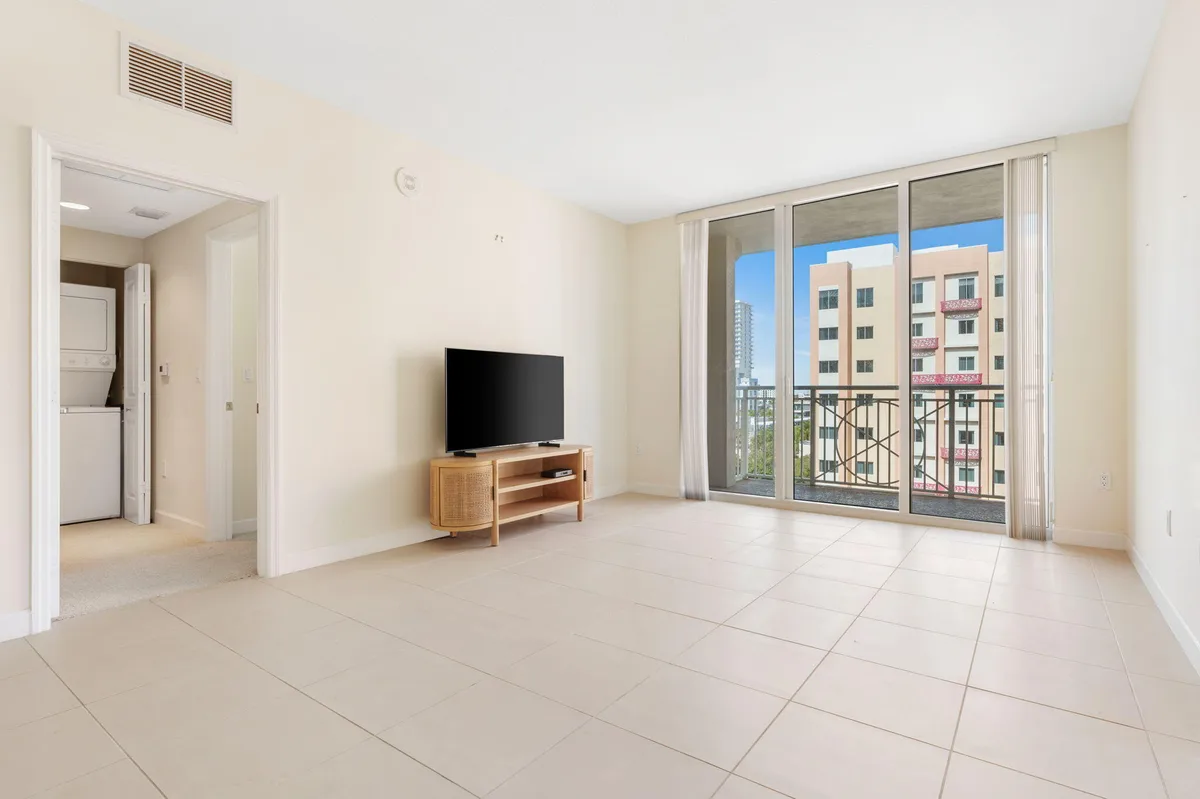 City Palms Unit 601 photo 16
