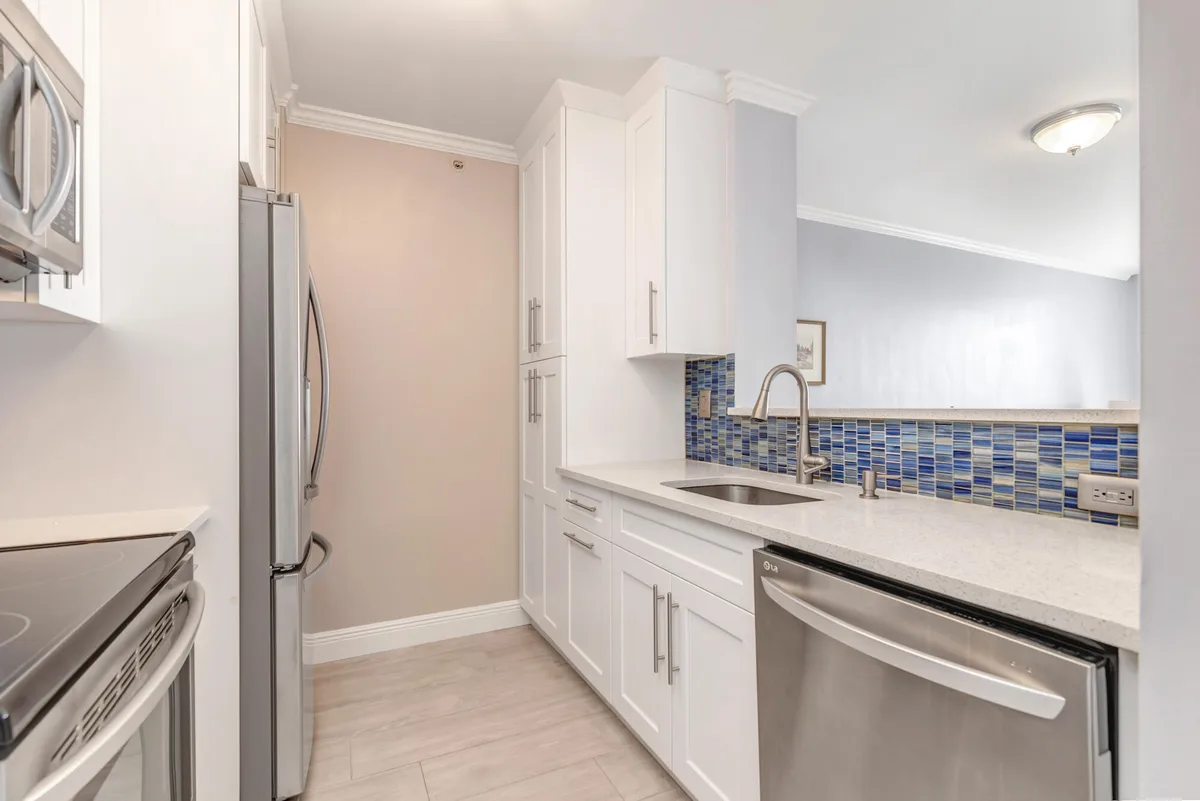 The Tower Condominium at Cityplace Unit 607 photo 4