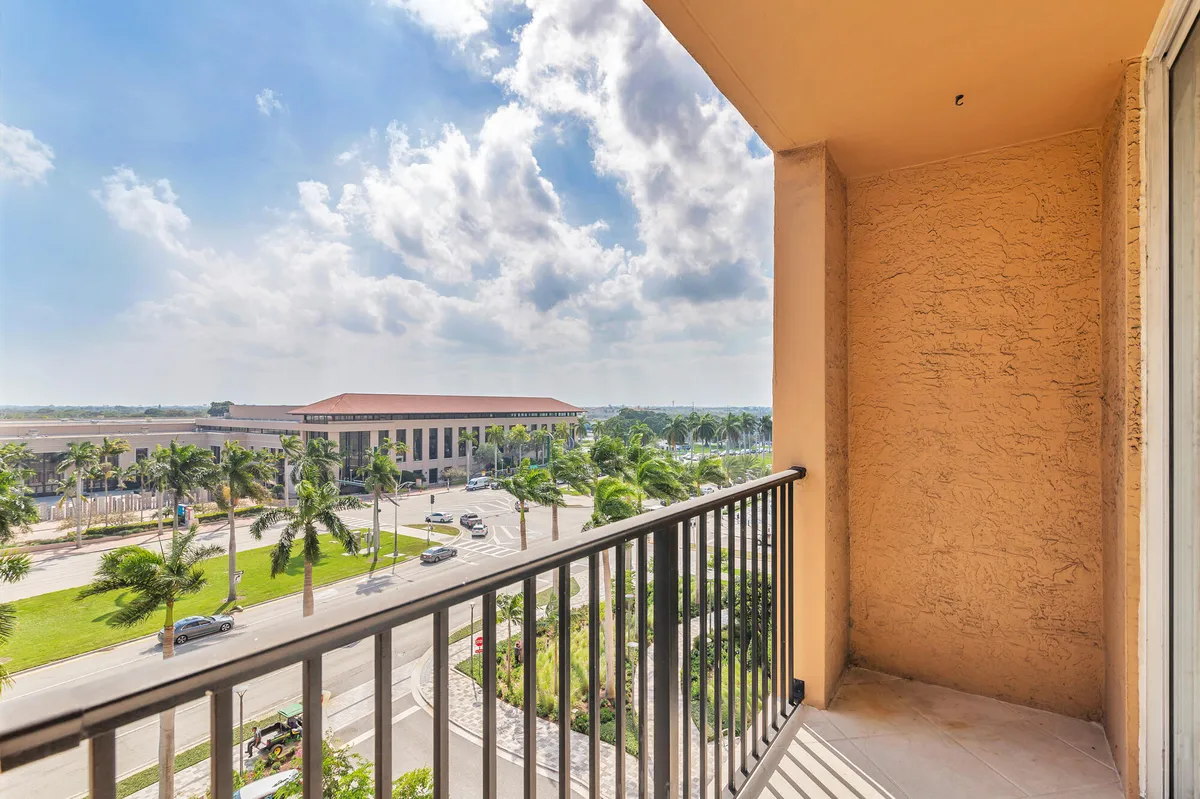 The Tower Condominium at Cityplace Unit 607 photo 10