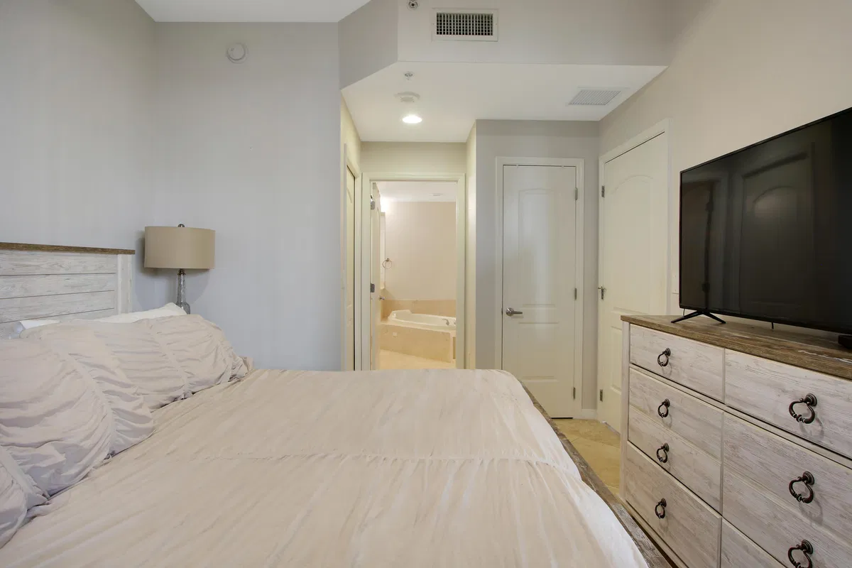 One City Plaza Unit 1024 photo 16