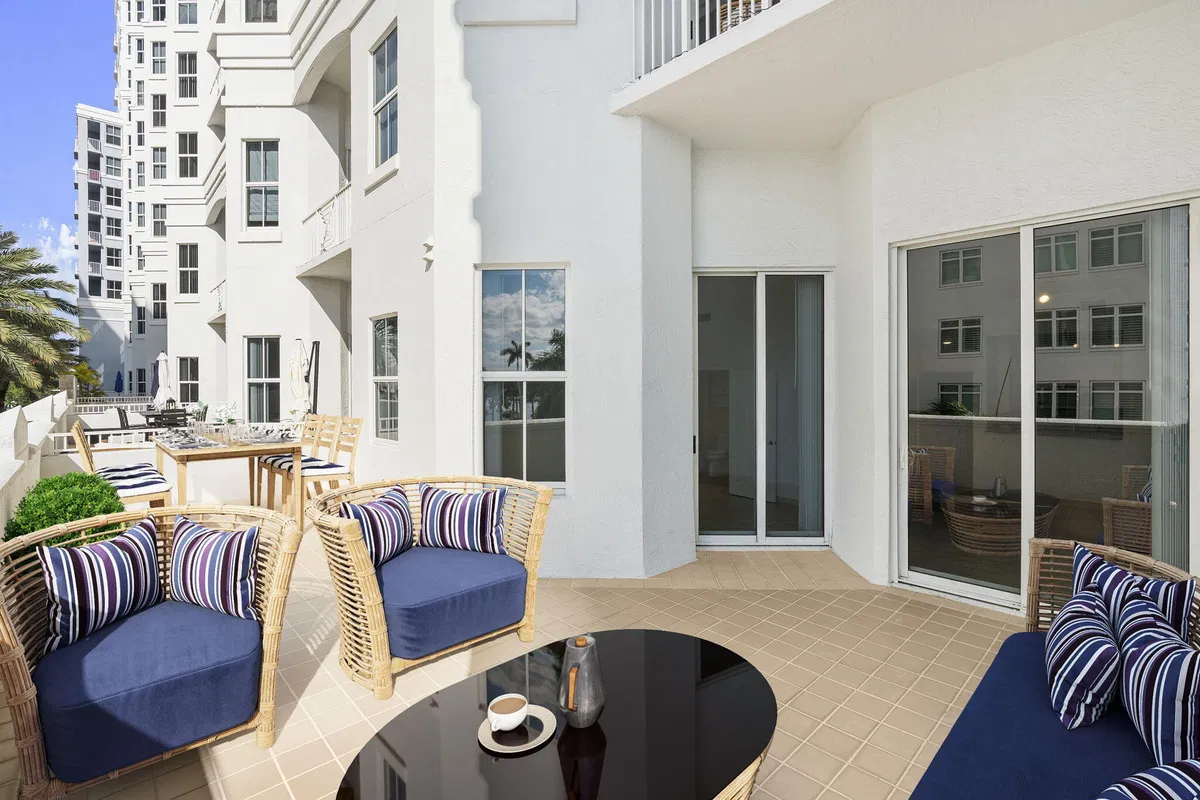 The Strand Unit 306 photo 34