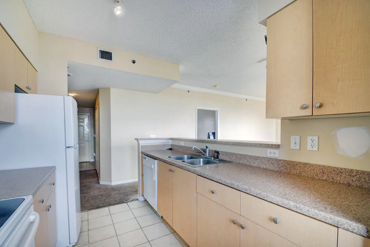 The Montecito Unit 613 photo 10