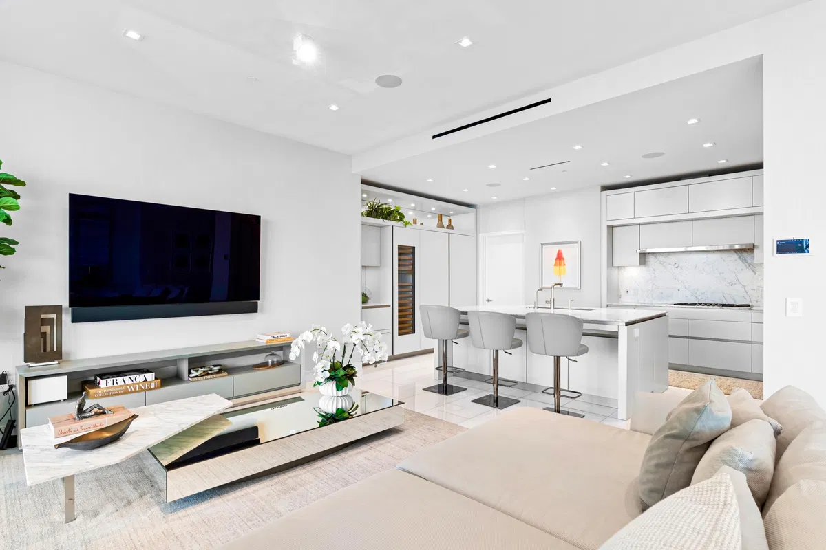 Bristol Palm Beach Unit 1403 photo 7