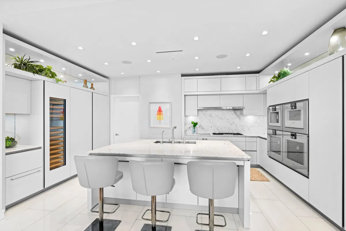 Bristol Palm Beach Unit 1403 photo 10