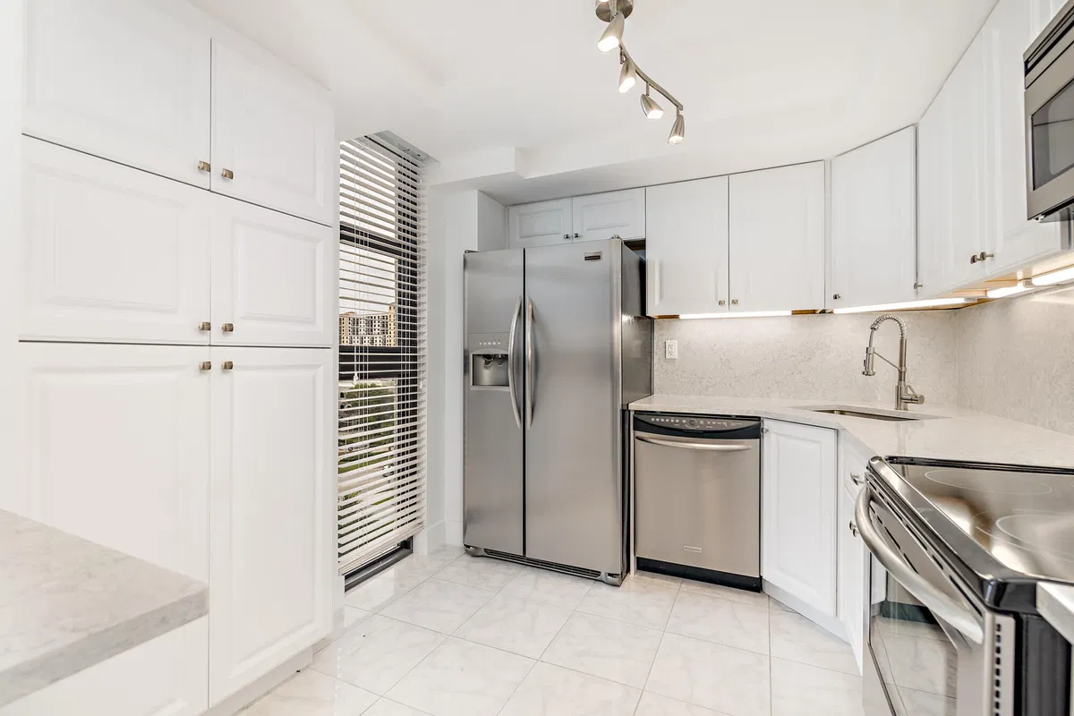 Trianon Unit 901 photo 10