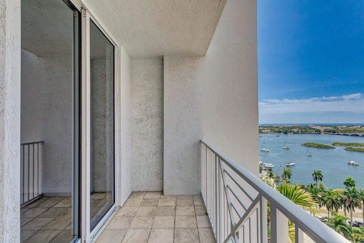 The Strand Unit 1206 photo 22