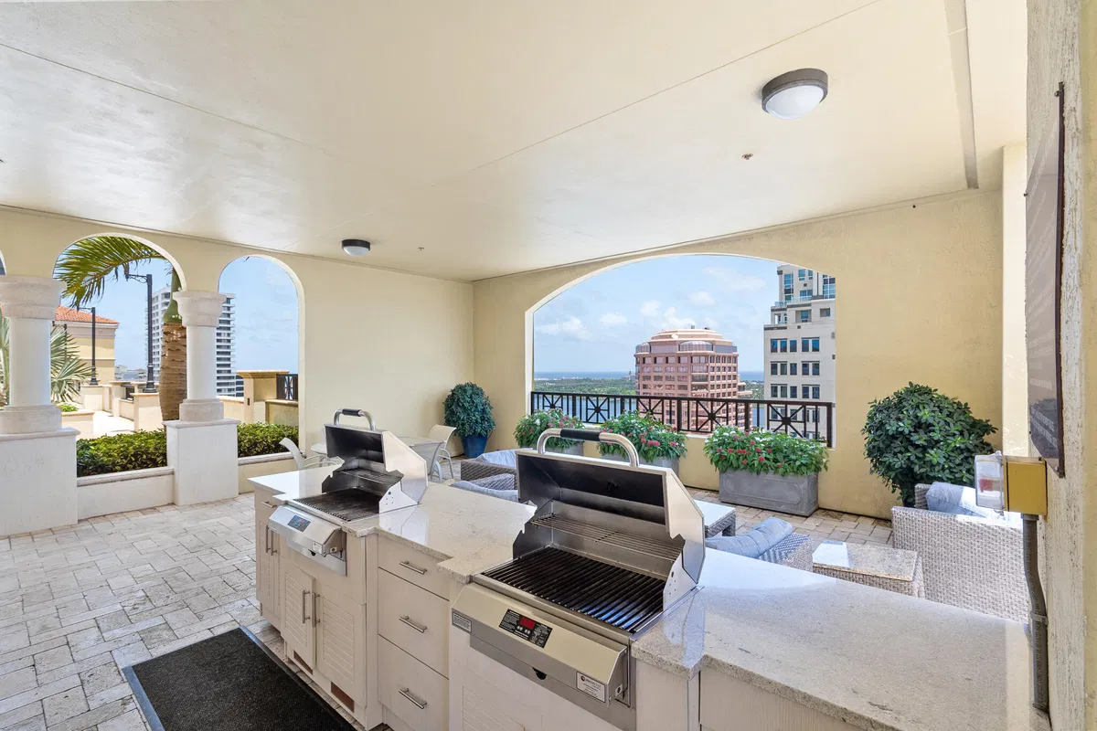 One City Plaza Unit 1008 photo 46