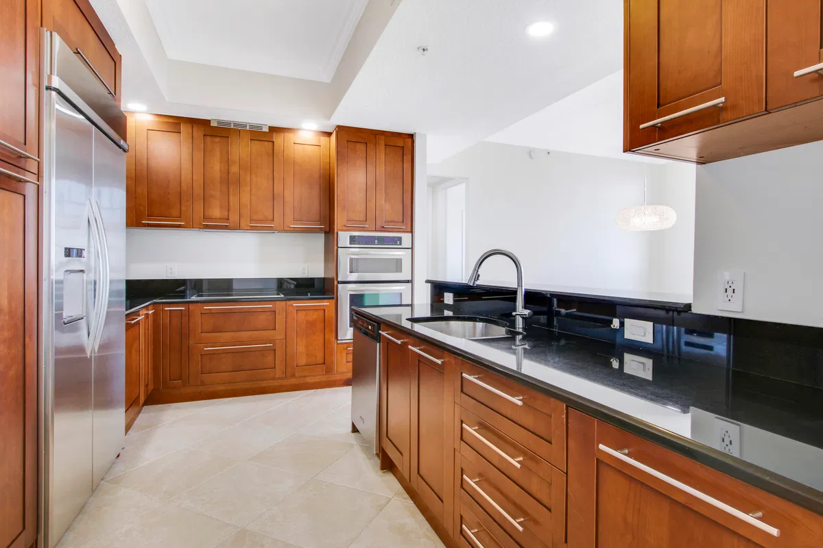 Two City Plaza Unit 1813 photo 4