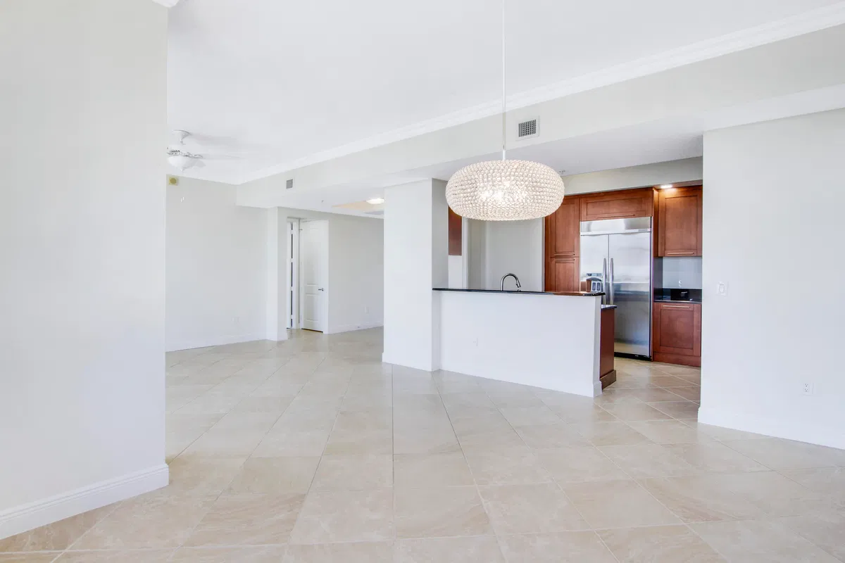 Two City Plaza Unit 1813 photo 7