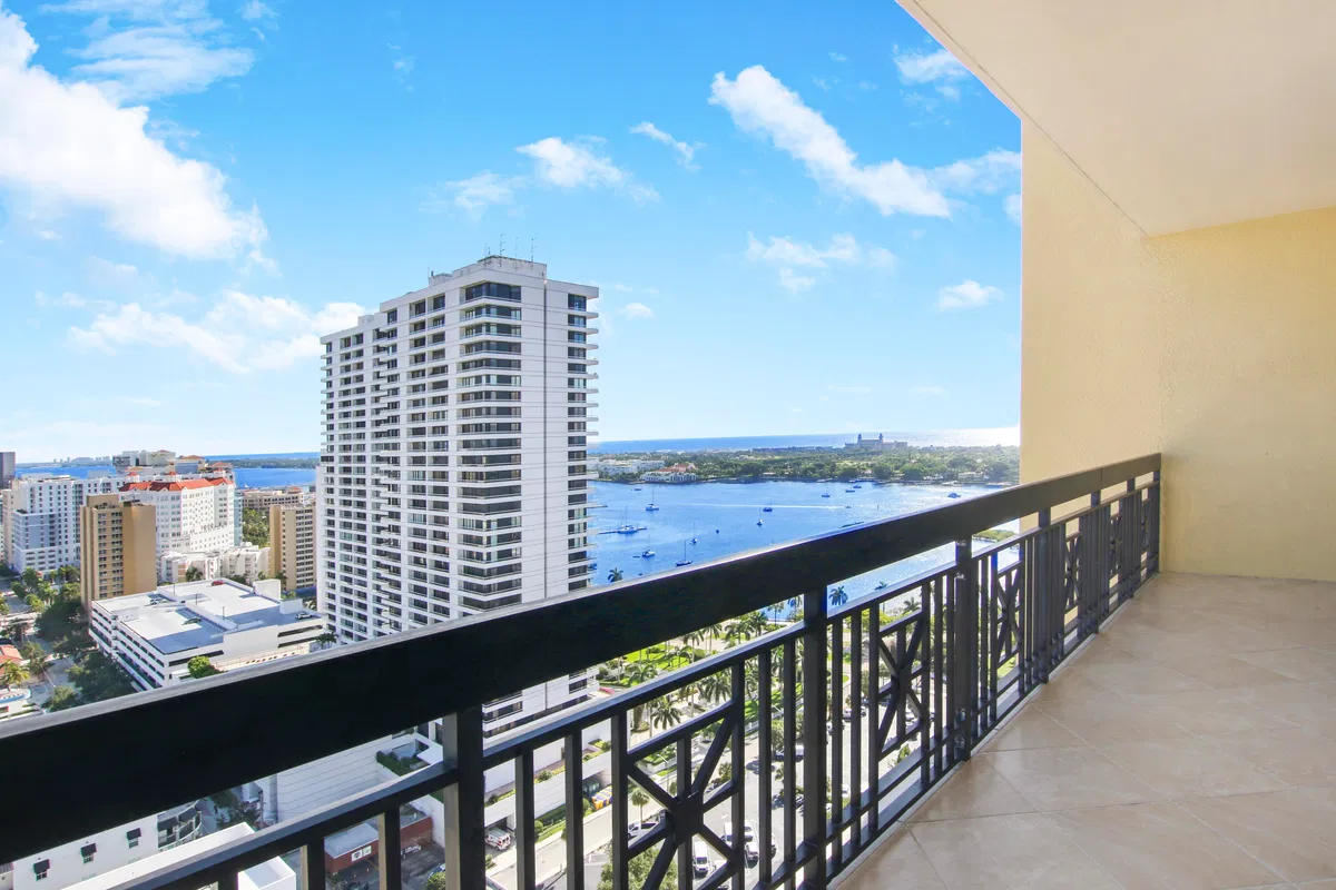 Two City Plaza Unit 1813 photo 13