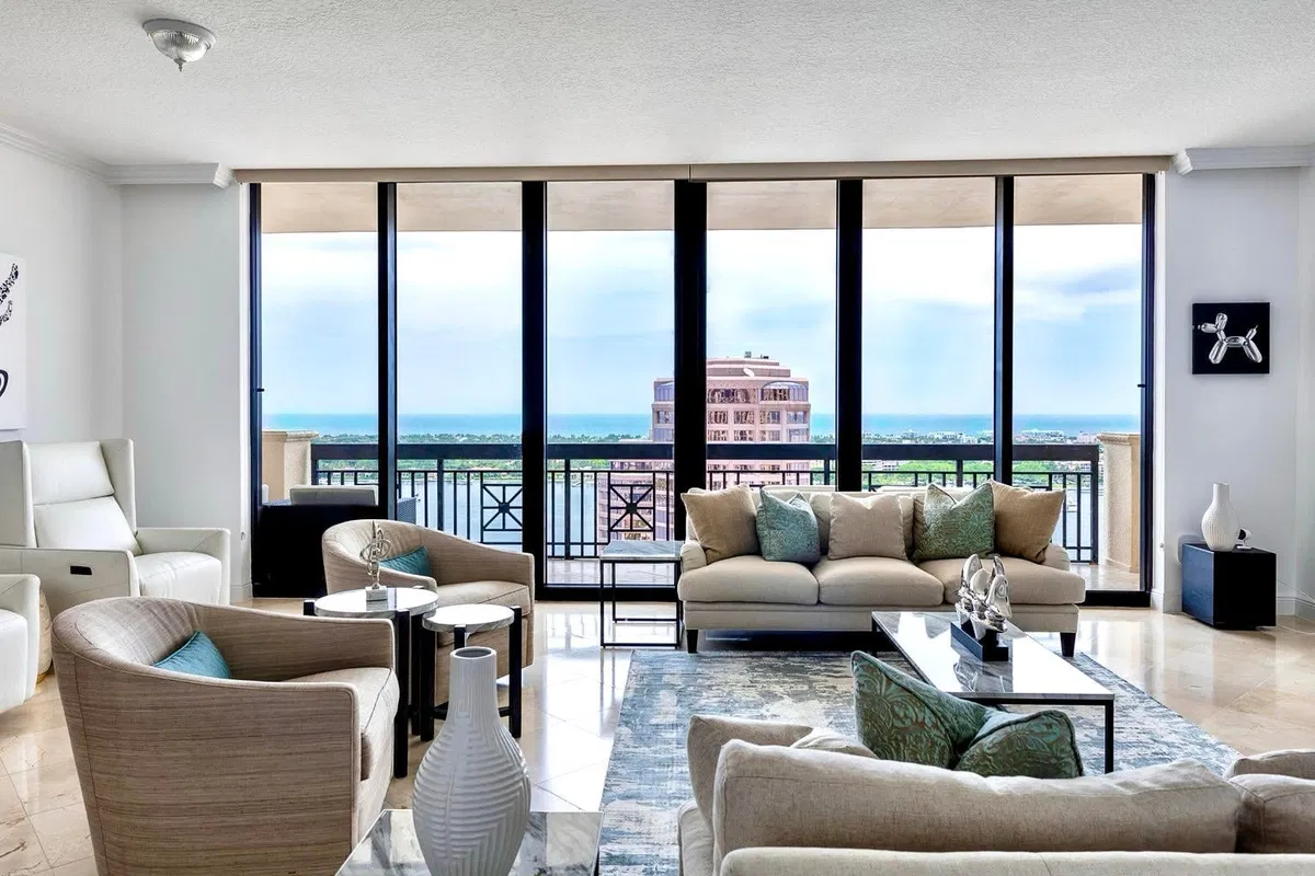 Two City Plaza Unit 1811 photo 7