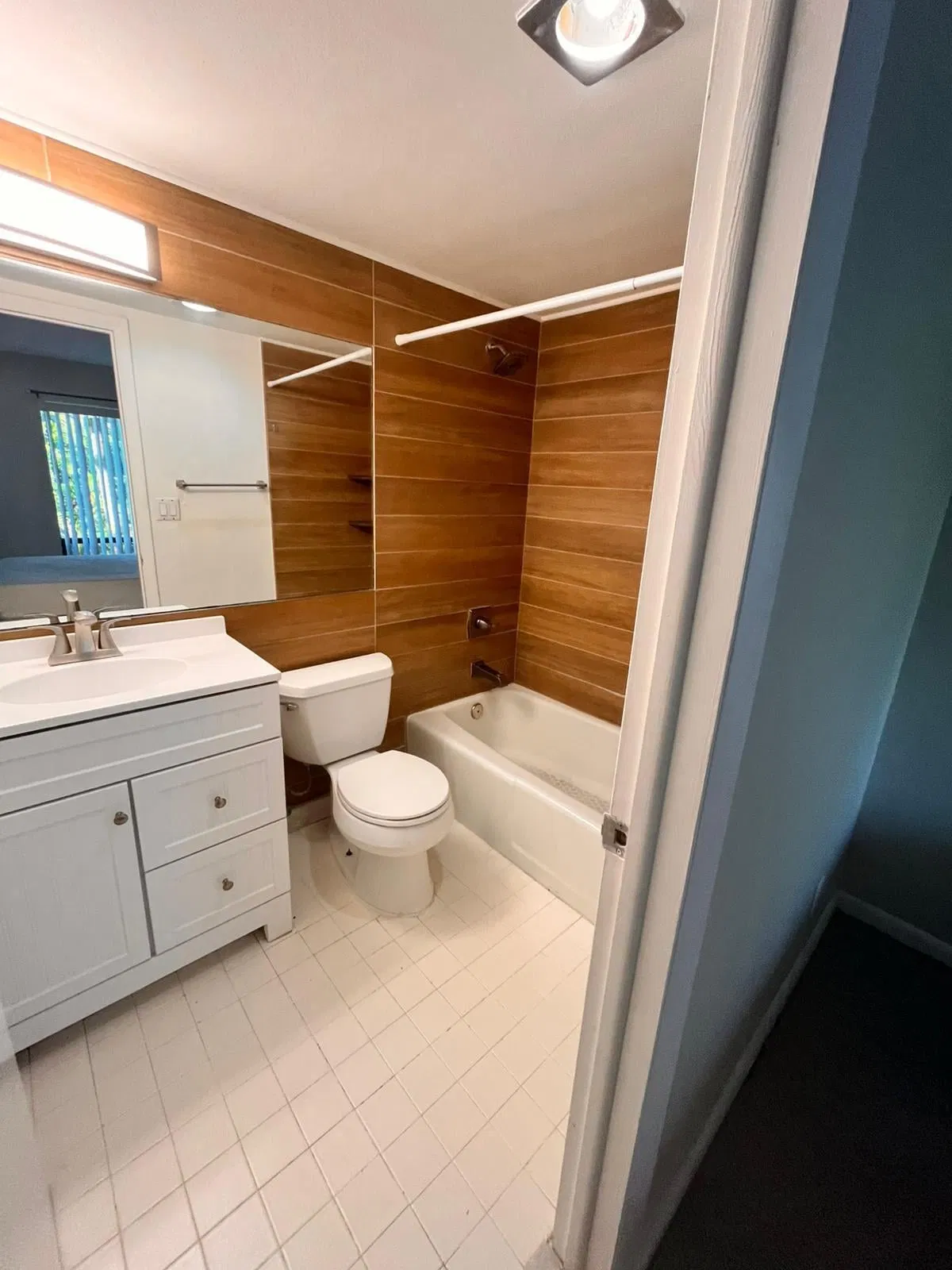 Unit 206 photo 7