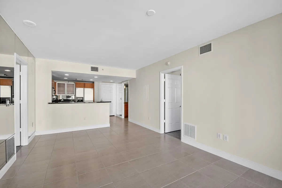 610 Clematis Unit 631 photo 13