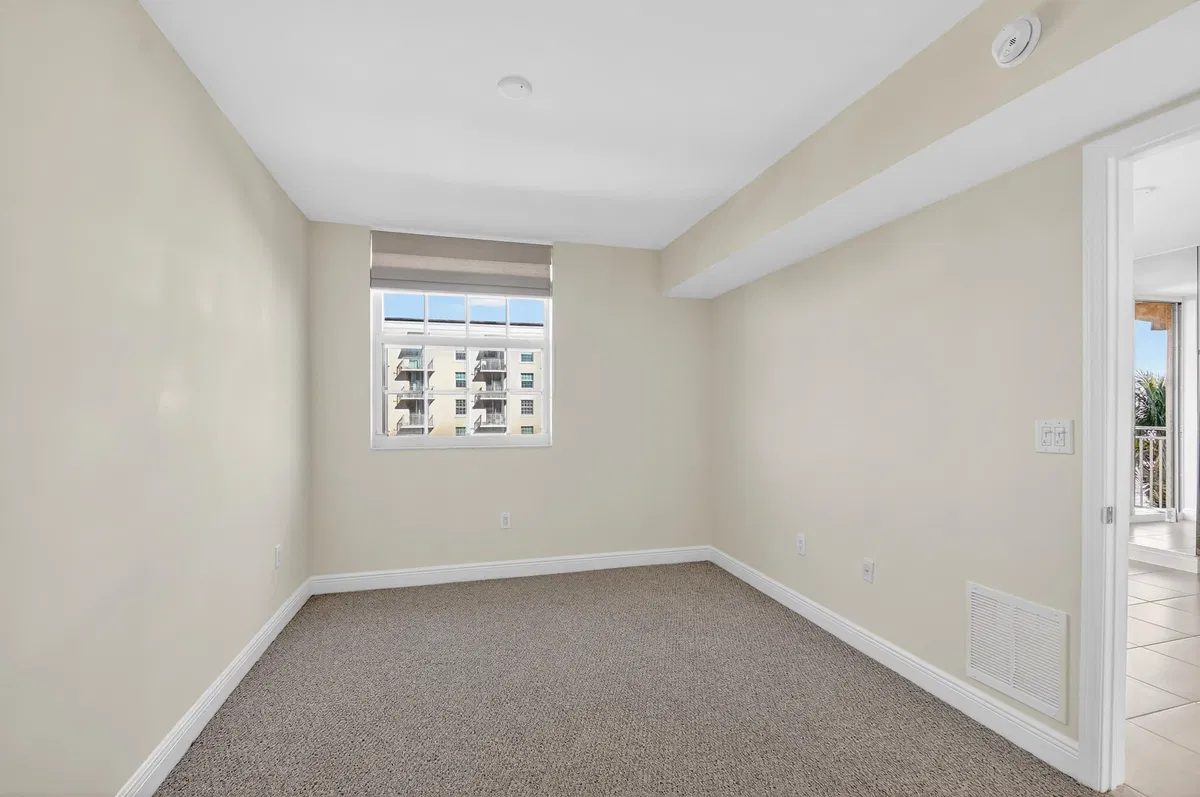610 Clematis Unit 631 photo 28
