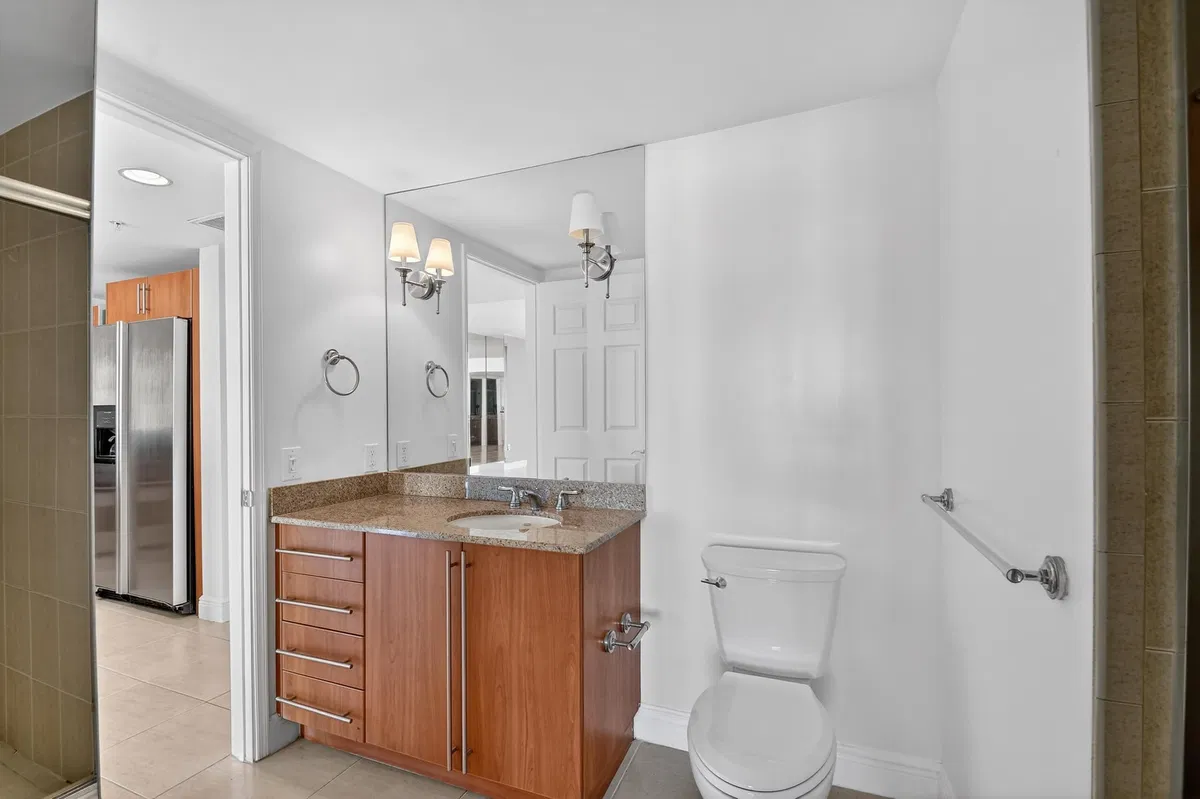 610 Clematis Unit 631 photo 31