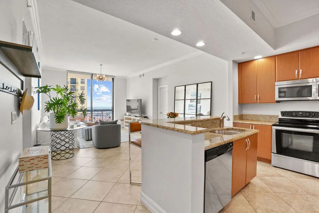 Two City Plaza Unit 1003