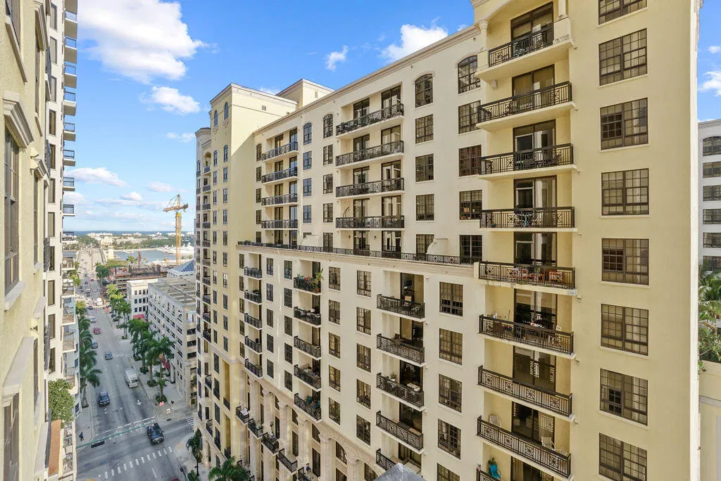 Two City Plaza Unit 1003 photo 19