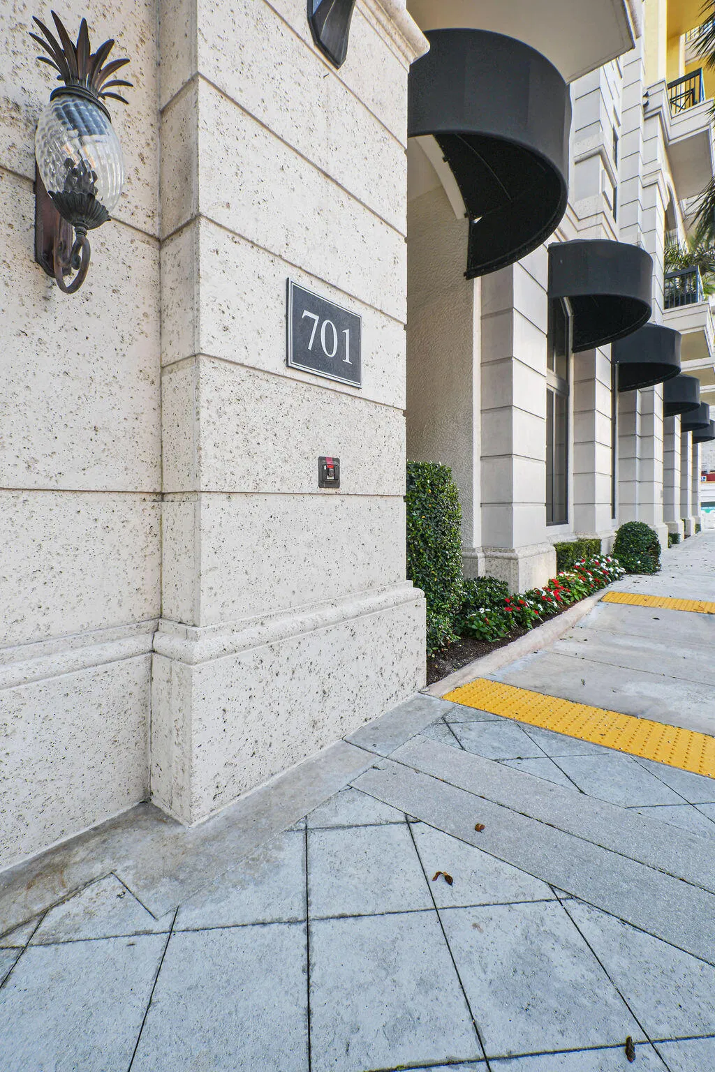 Two City Plaza Unit 1003 photo 31