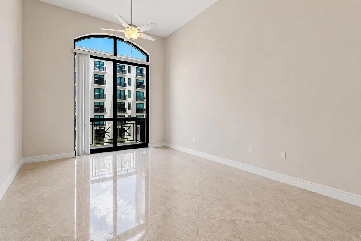 Two City Plaza Unit 320 photo 4