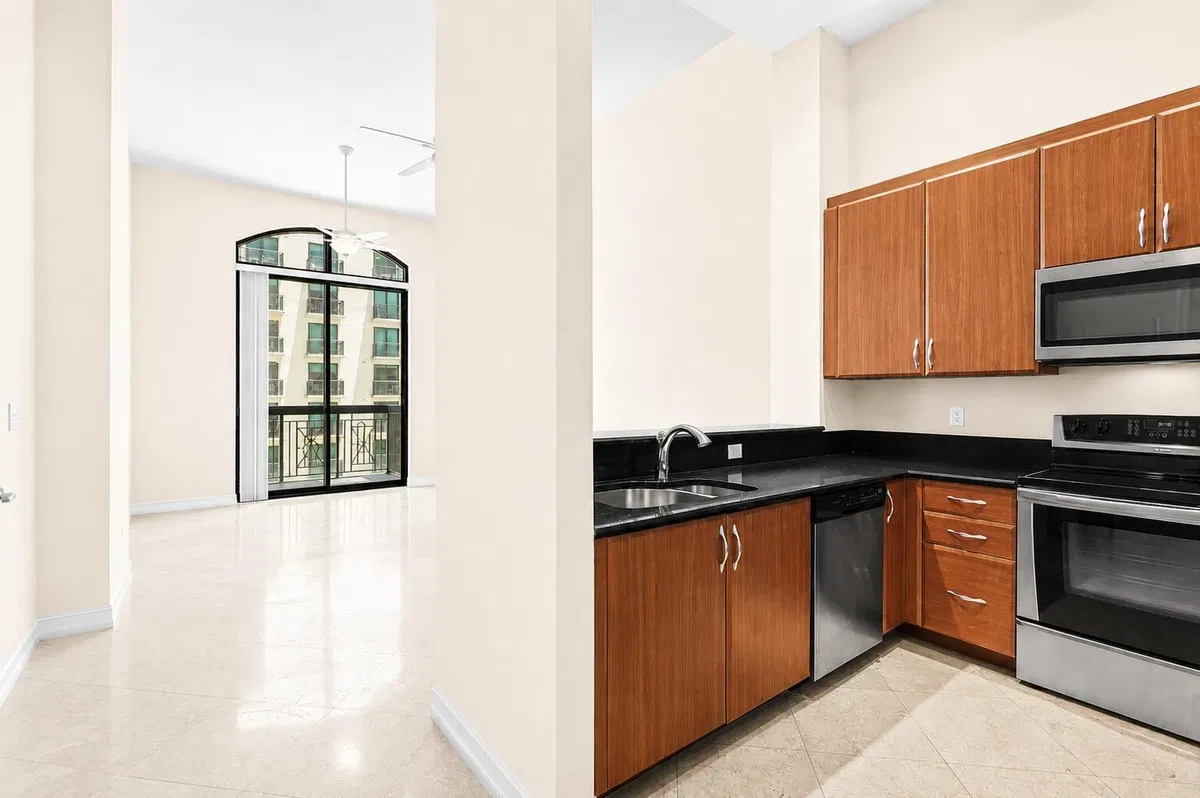 Two City Plaza Unit 320 photo 7