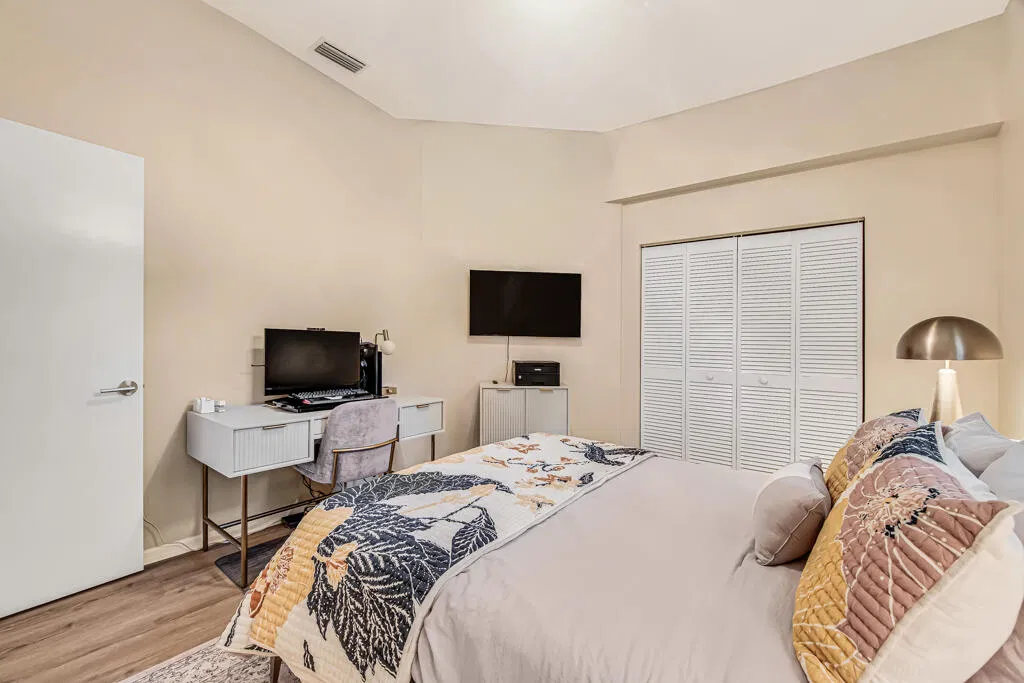 Residence photo 28