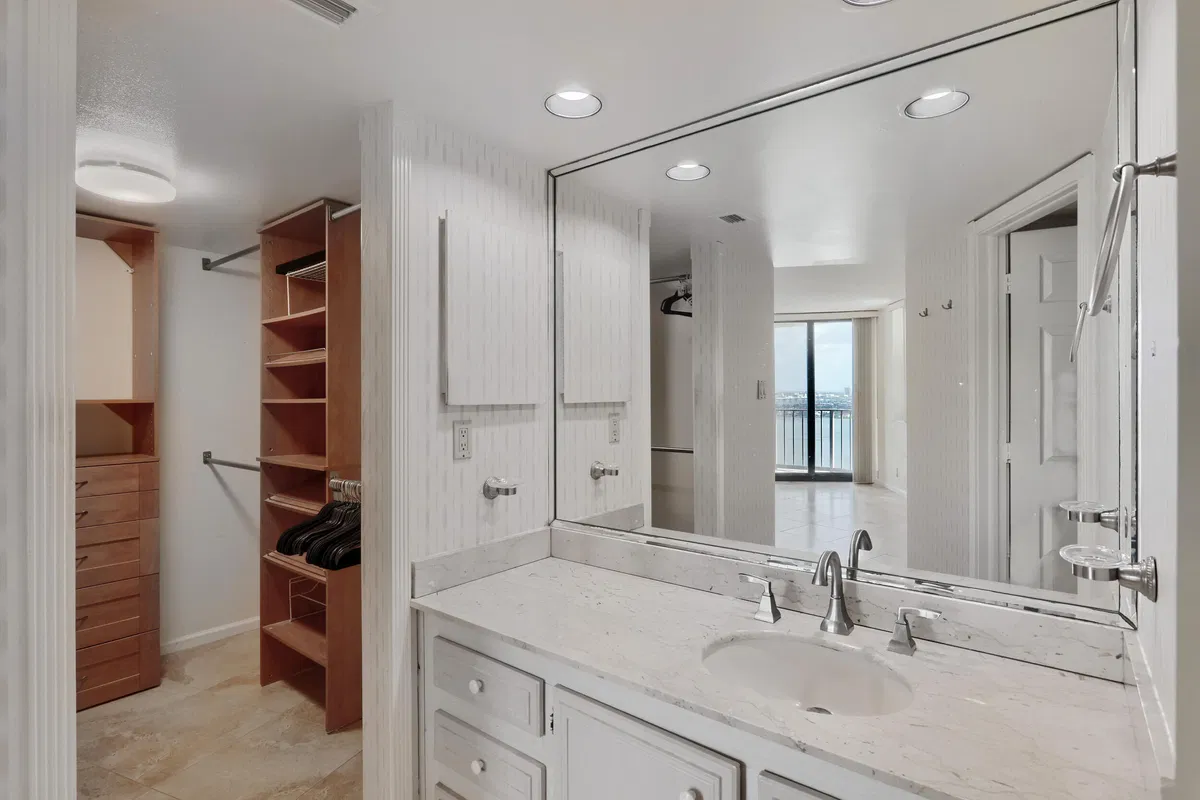 Singer Island Unit 2404 photo 31
