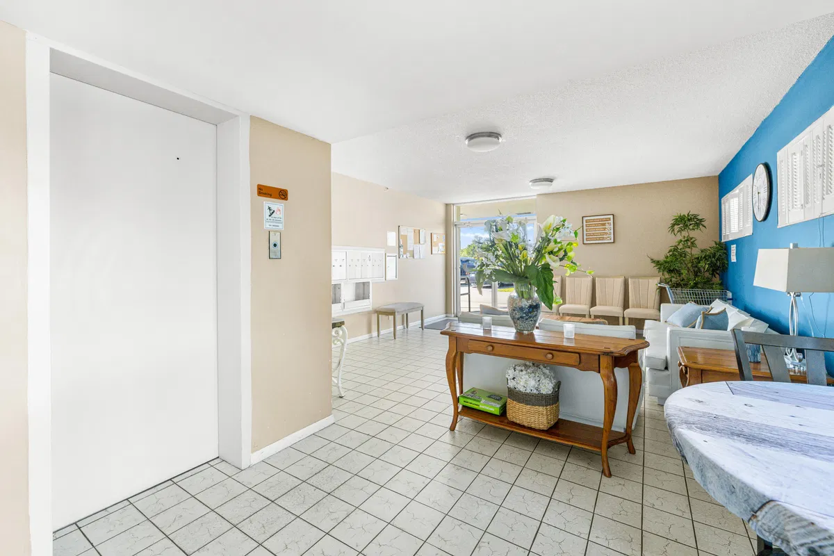  Unit 302 photo 25