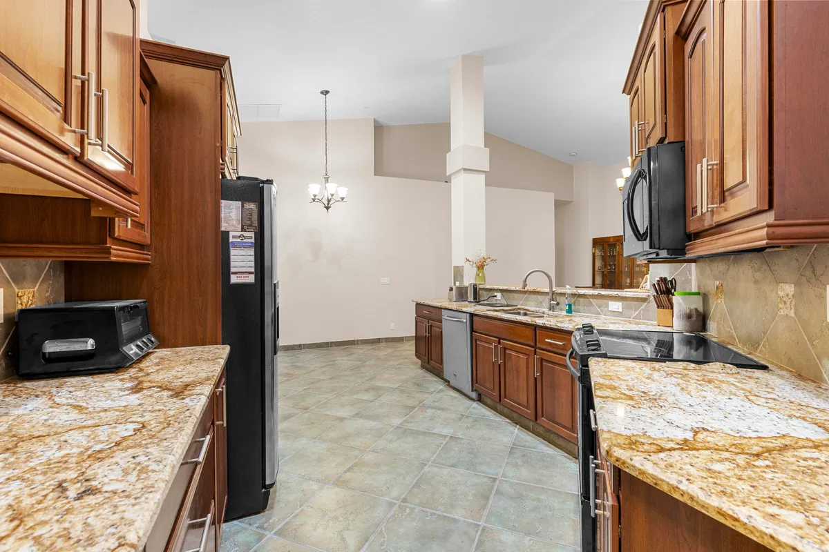 Paddock Park 1 Residence photo 13