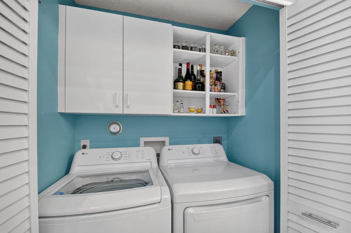 Residence photo 22