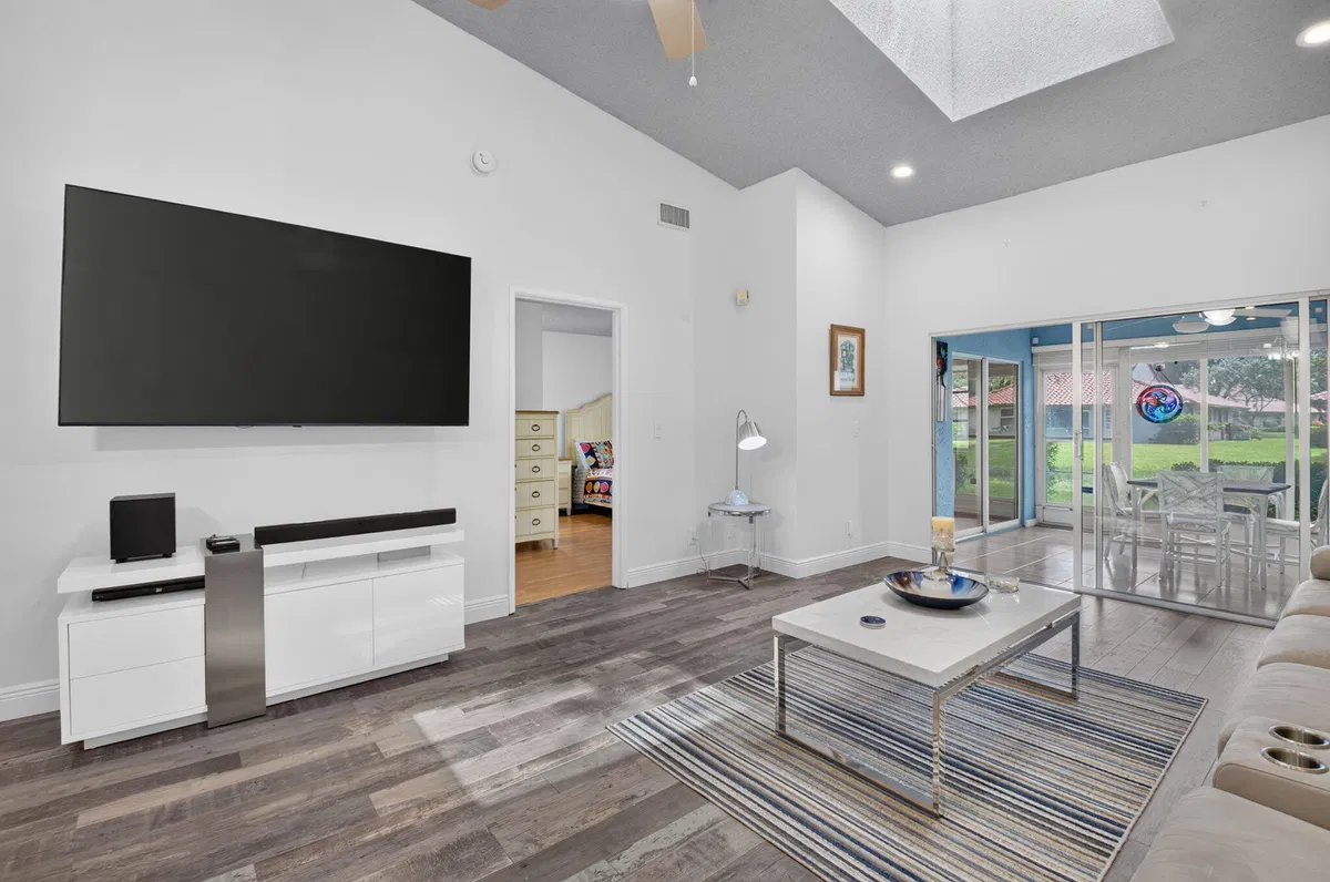  Residence photo 10