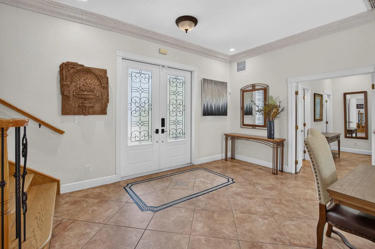 Residence photo 4