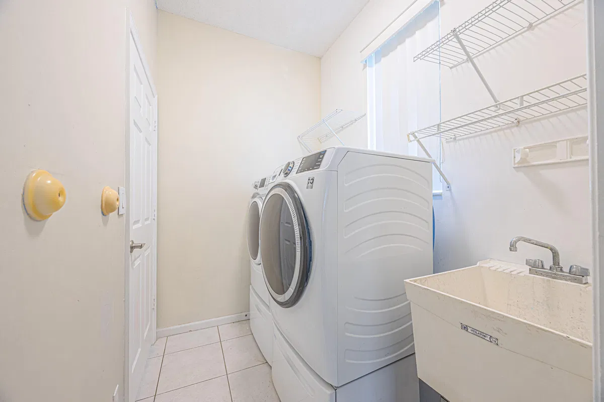  Residence photo 19