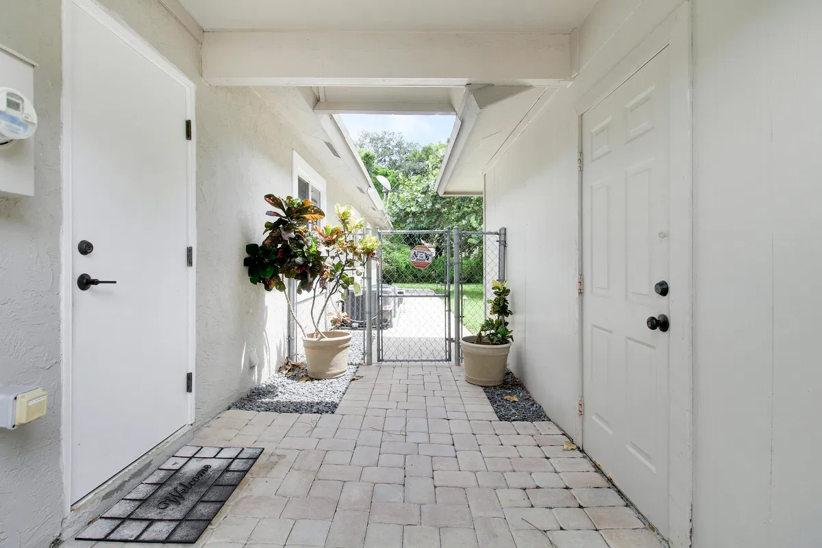 Residence photo 43