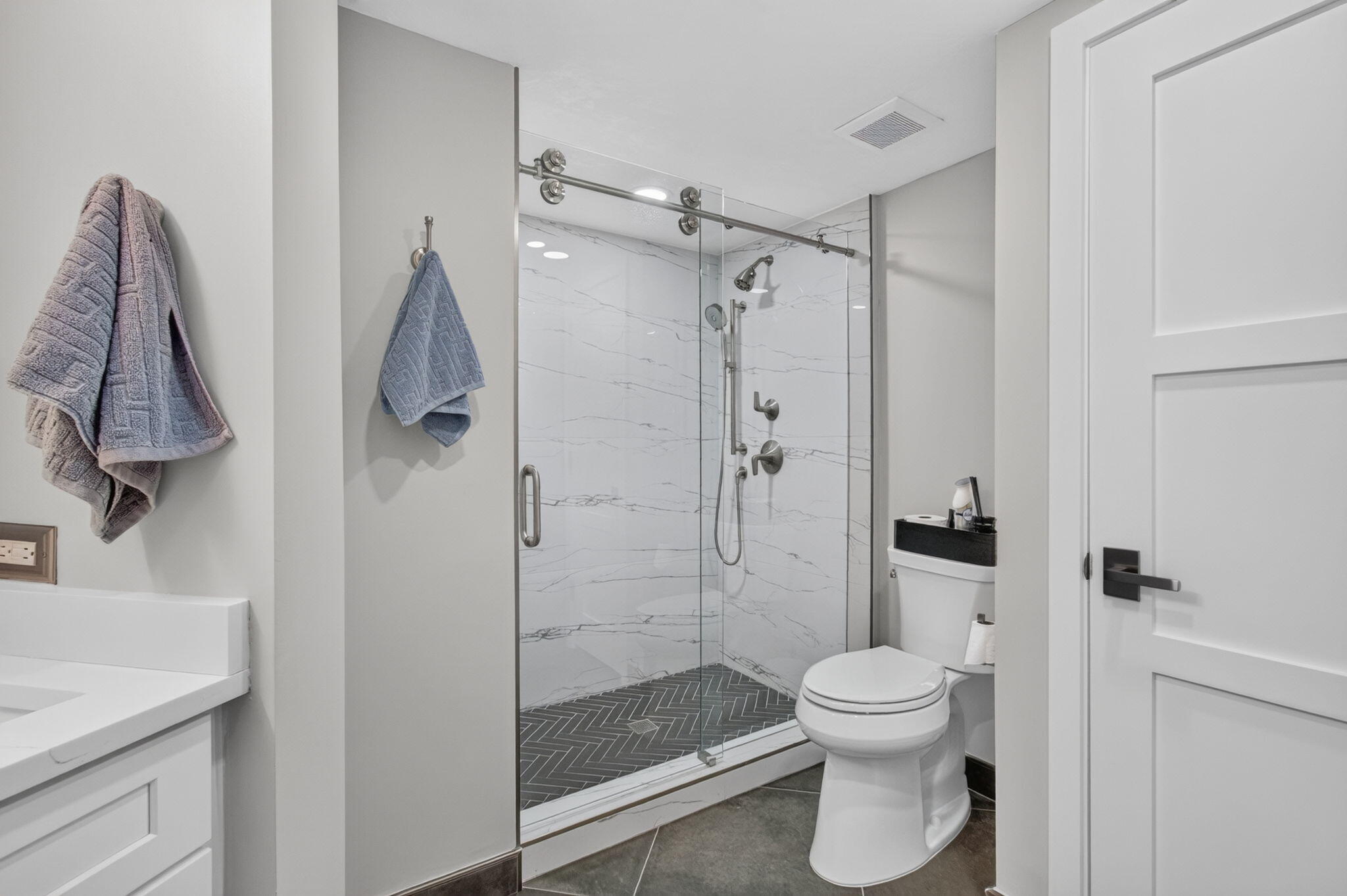 Unit 113 photo 28