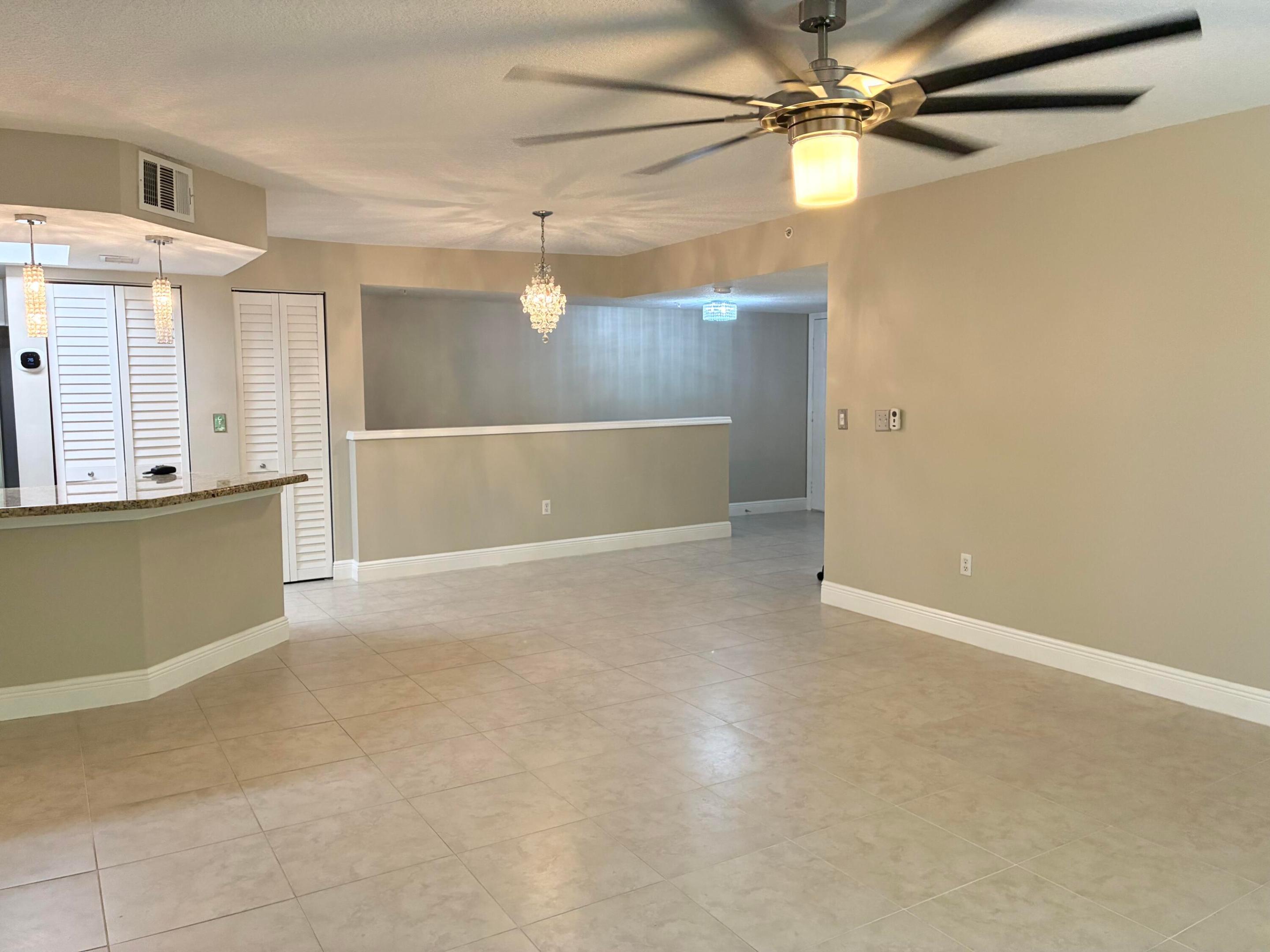  Unit 1005 photo 7
